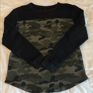 Old Navy Black and Green Camo Long Sleeve Tee Waffle/Thermal